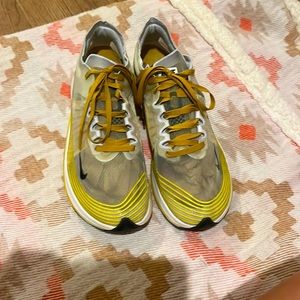 Nike Zoom Fly SP- Women’s 8.5
